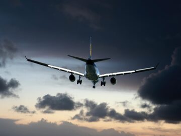 FAA Staffing Shortages Amid Government Shutdown Lead to Widespread U.S. Flight Delays and Cancellations