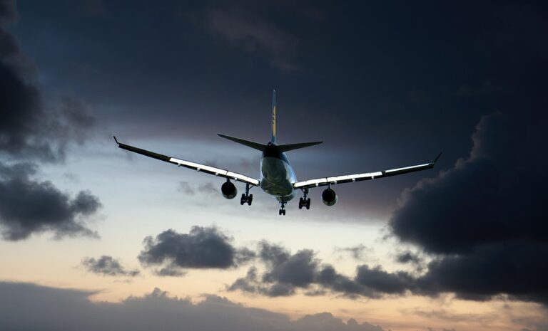 FAA Staffing Shortages Amid Government Shutdown Lead to Widespread U.S. Flight Delays and Cancellations